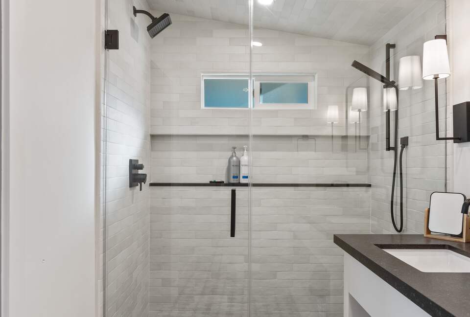 Modern Farmhouse 2 Blocks to Downtown Napa! - Napa, California