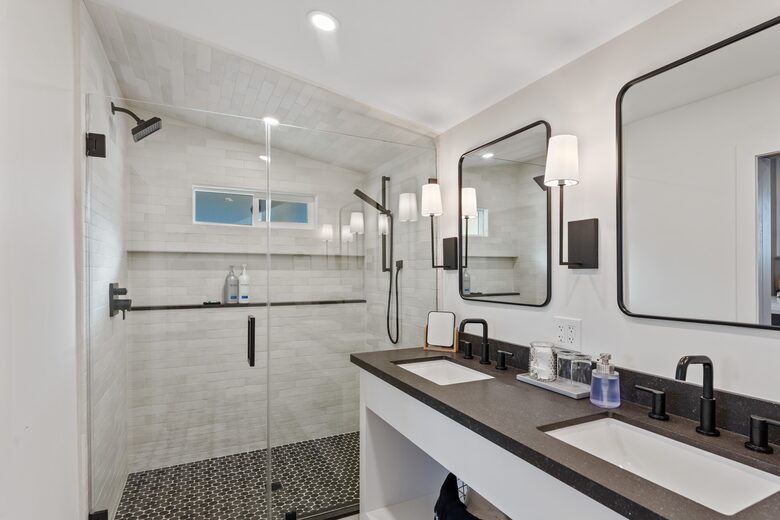 Modern Farmhouse 2 Blocks to Downtown Napa! - Napa, California