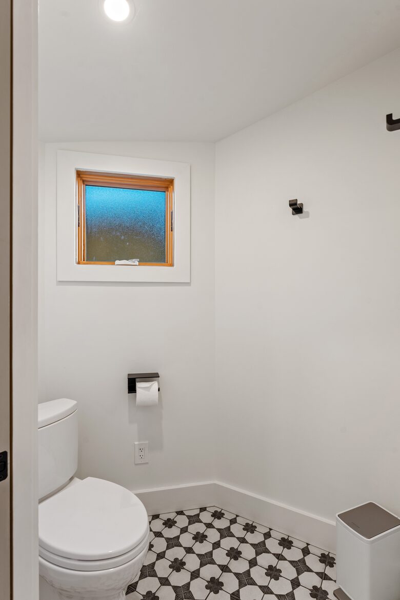 Modern Farmhouse 2 Blocks to Downtown Napa! - Napa, California