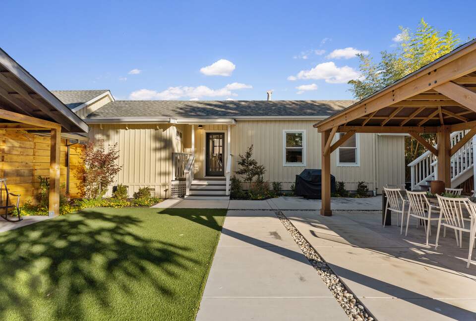 Modern Farmhouse 2 Blocks to Downtown Napa! - Napa, California