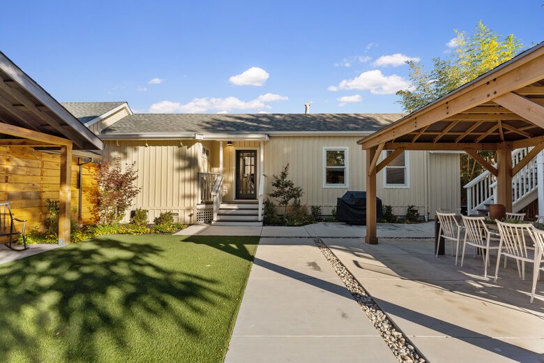 Modern Farmhouse 2 Blocks to Downtown Napa! - Napa, California