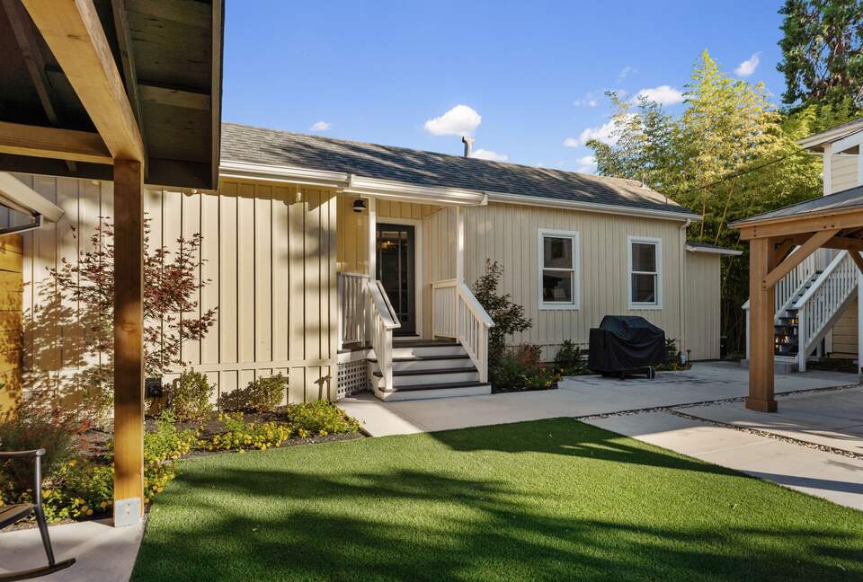 Modern Farmhouse 2 Blocks to Downtown Napa! - Napa, California