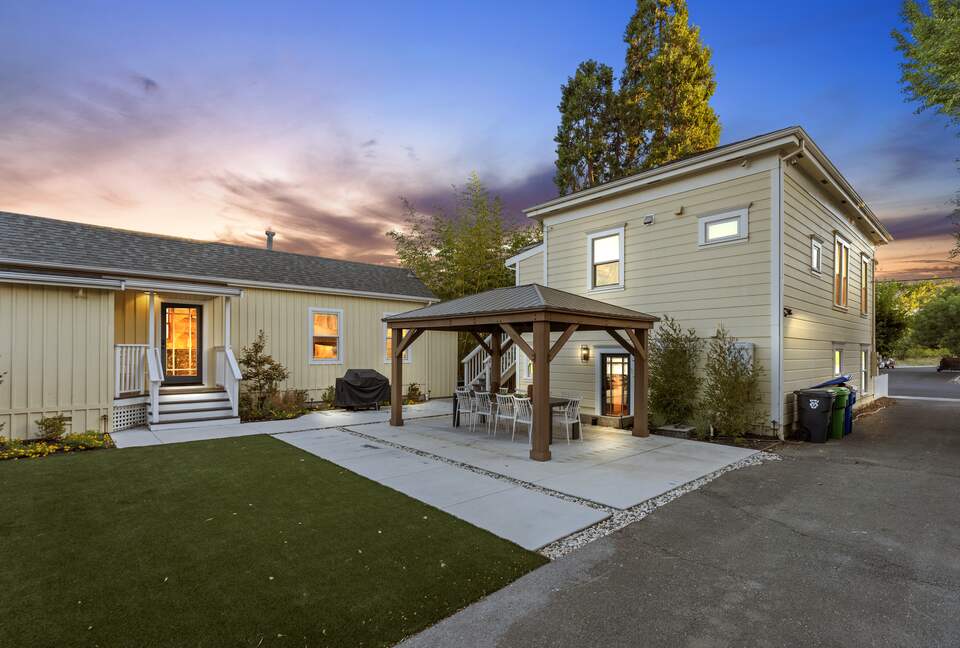 Modern Farmhouse 2 Blocks to Downtown Napa! - Napa, California