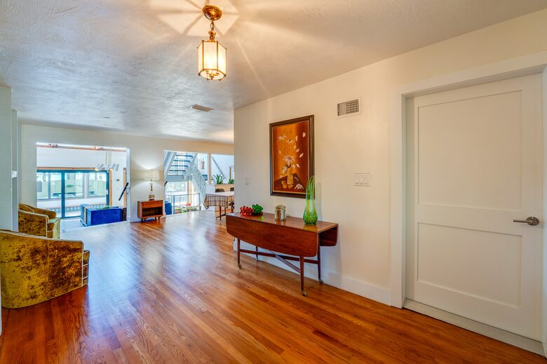 Waterfront Intracoastal 70's Hip Pad with Pool - Ormond Beach, Florida