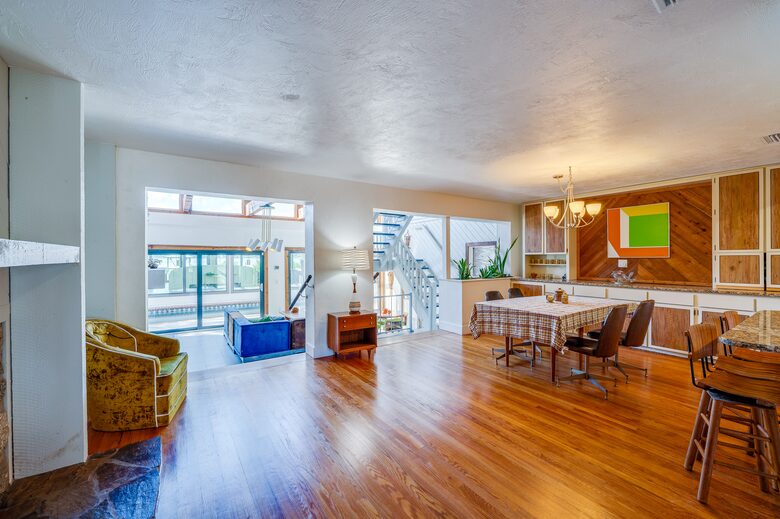 Waterfront Intracoastal 70's Hip Pad with Pool - Ormond Beach, Florida