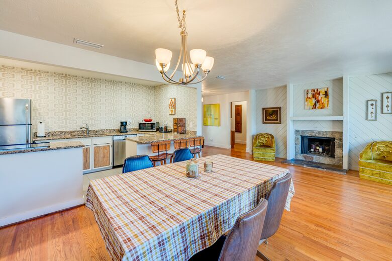 Waterfront Intracoastal 70's Hip Pad with Pool - Ormond Beach, Florida