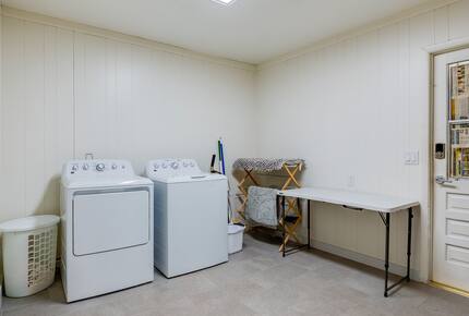 Waterfront Intracoastal 70's Hip Pad with Pool - Ormond Beach, Florida