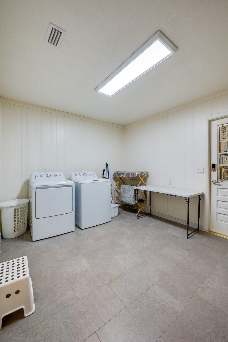 Waterfront Intracoastal 70's Hip Pad with Pool - Ormond Beach, Florida