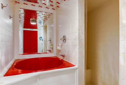 Waterfront Intracoastal 70's Hip Pad with Pool - Ormond Beach, Florida