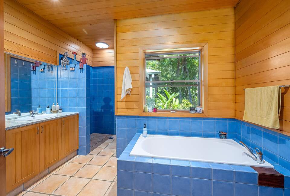 Bright Blue Ridge - Federal, Australia