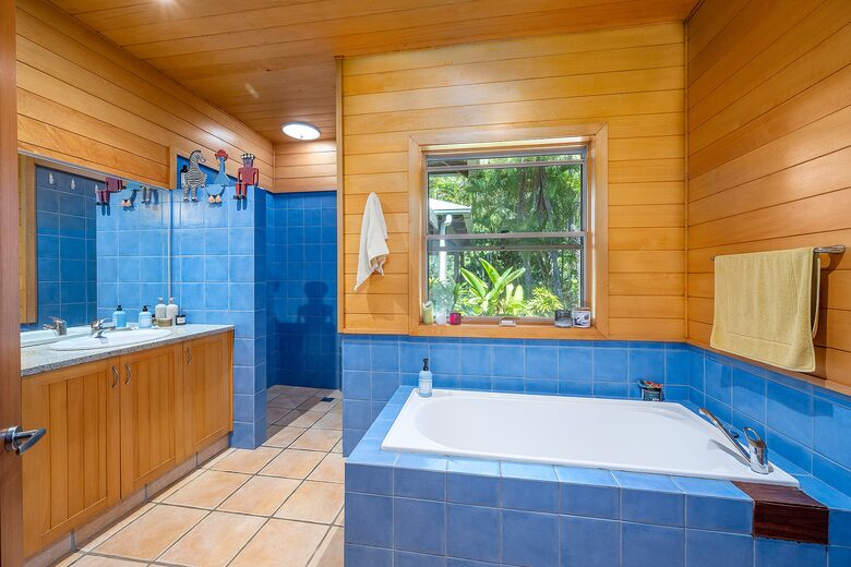 Bright Blue Ridge - Federal, Australia