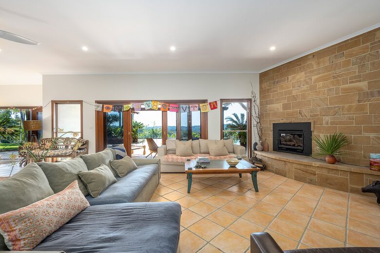 Bright Blue Ridge - Federal, Australia