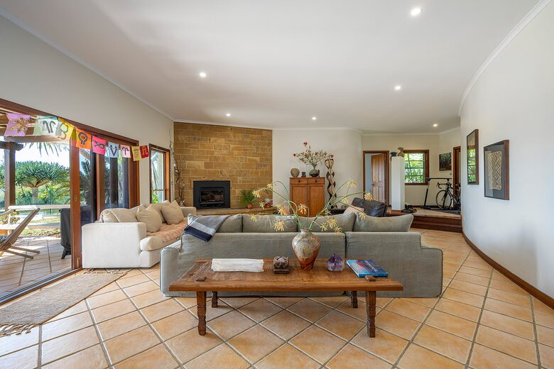 Bright Blue Ridge - Federal, Australia