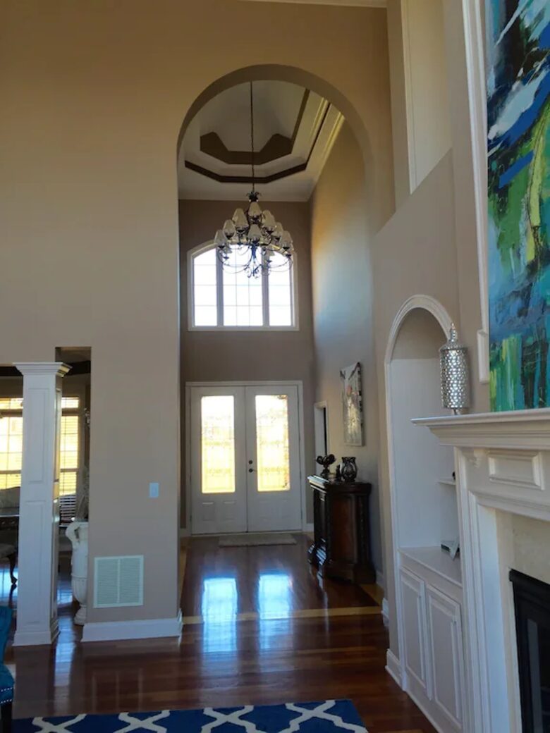 Family Home with Heated Pool and Hot Tub near Louisville - Floyds Knobs, Indiana