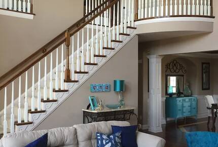 Family Home with Heated Pool and Hot Tub near Louisville - Floyds Knobs, Indiana