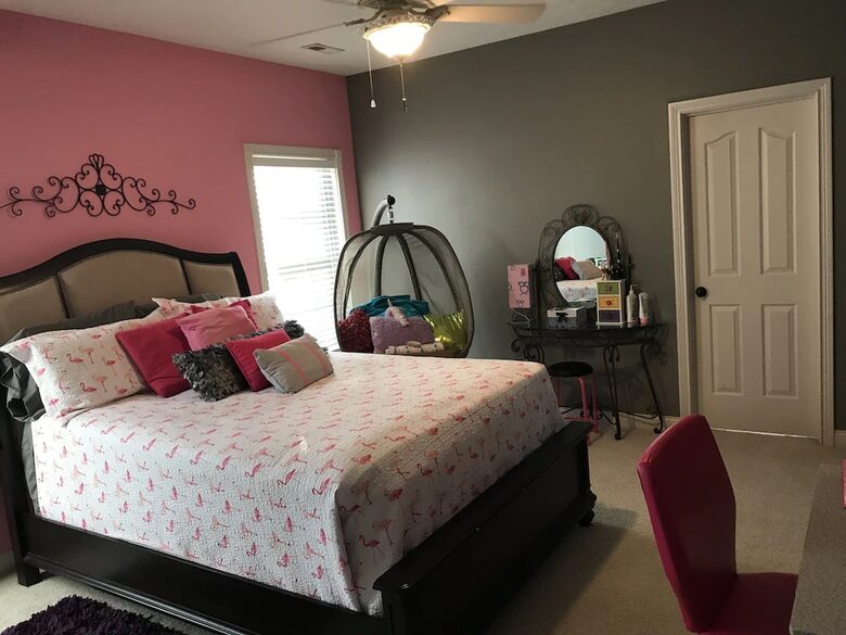 Family Home with Heated Pool and Hot Tub near Louisville - Floyds Knobs, Indiana