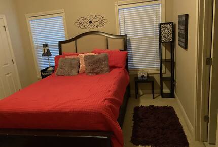 Family Home with Heated Pool and Hot Tub near Louisville - Floyds Knobs, Indiana