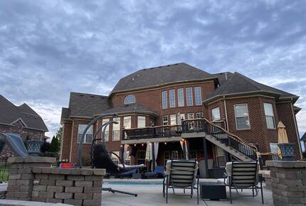 Family Home with Heated Pool and Hot Tub near Louisville - Floyds Knobs, Indiana