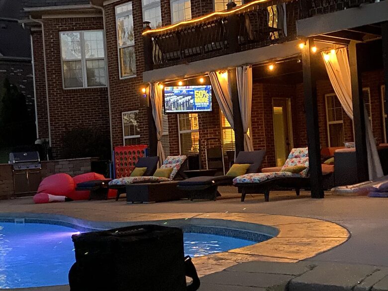 Family Home with Heated Pool and Hot Tub near Louisville - Floyds Knobs, Indiana