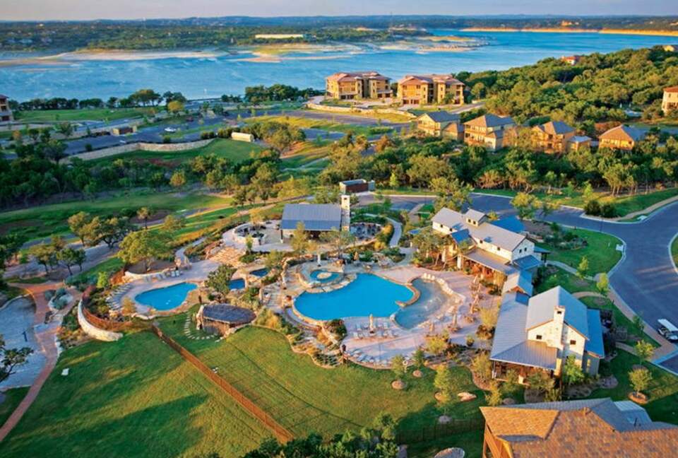 New and Chic Luxury Home | Pool Table | Home Theater - Lago Vista, Texas