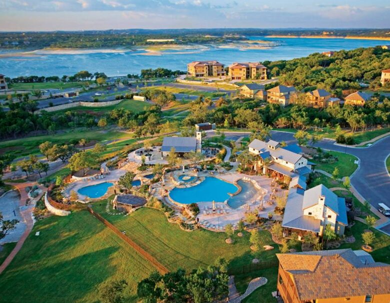 New and Chic Luxury Home | Pool Table | Home Theater - Lago Vista, Texas