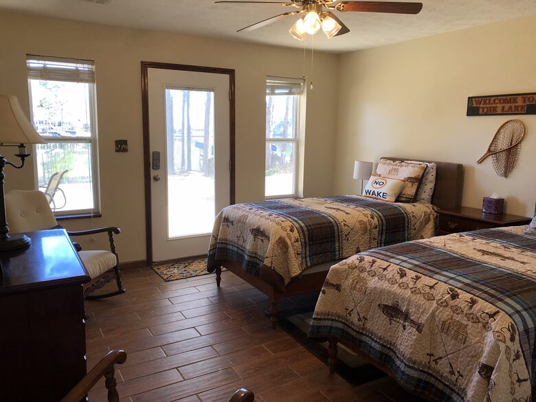 Lakefront Oconee Getaway - White Plains, Georgia