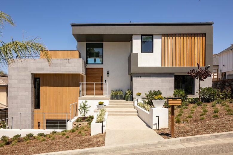 Urban Beach Ultimate Luxury - Newport Beach, California