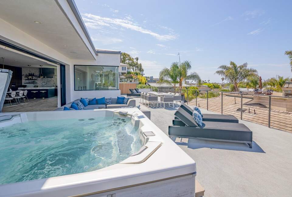 Urban Beach Ultimate Luxury - Newport Beach, California