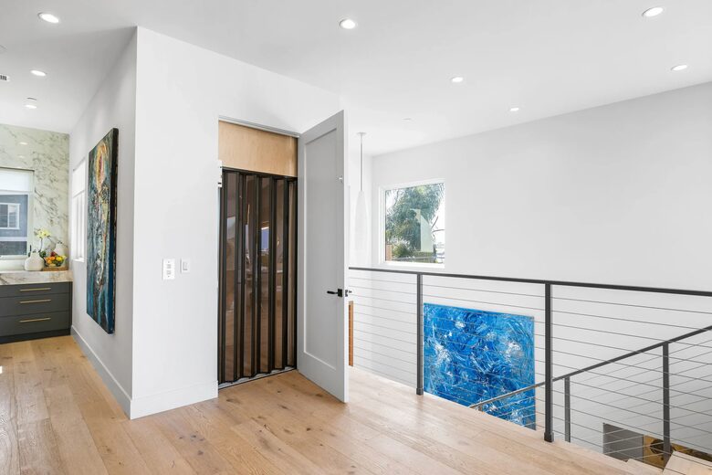 Urban Beach Ultimate Luxury - Newport Beach, California