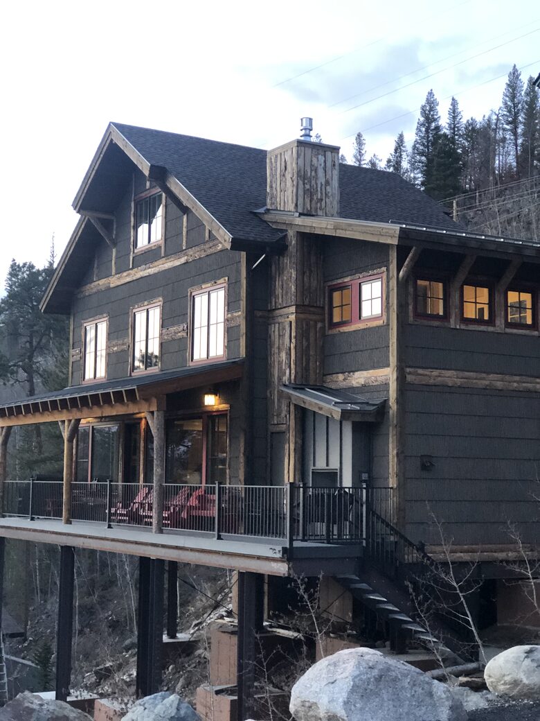 House overlooks the lake.