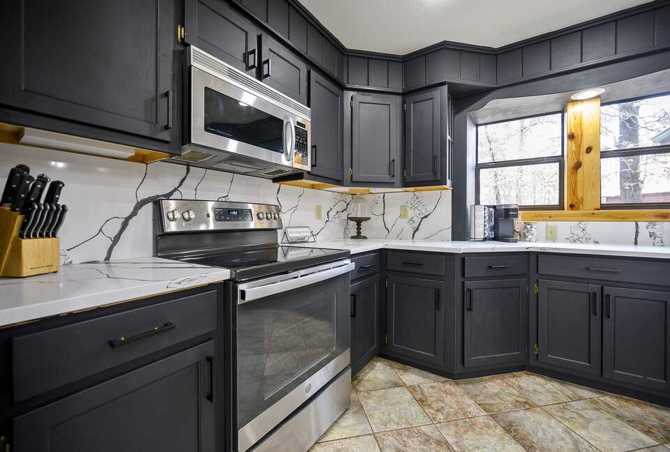 Paradise Ridge Stunning Cabin with Hot Tub - Broken Bow, Oklahoma