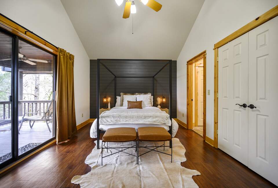 Paradise Ridge Stunning Cabin with Hot Tub - Broken Bow, Oklahoma