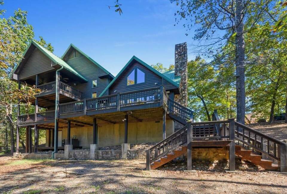 Paradise Ridge Stunning Cabin with Hot Tub - Broken Bow, Oklahoma