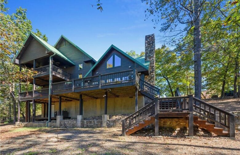 Paradise Ridge Stunning Cabin with Hot Tub - Broken Bow, Oklahoma