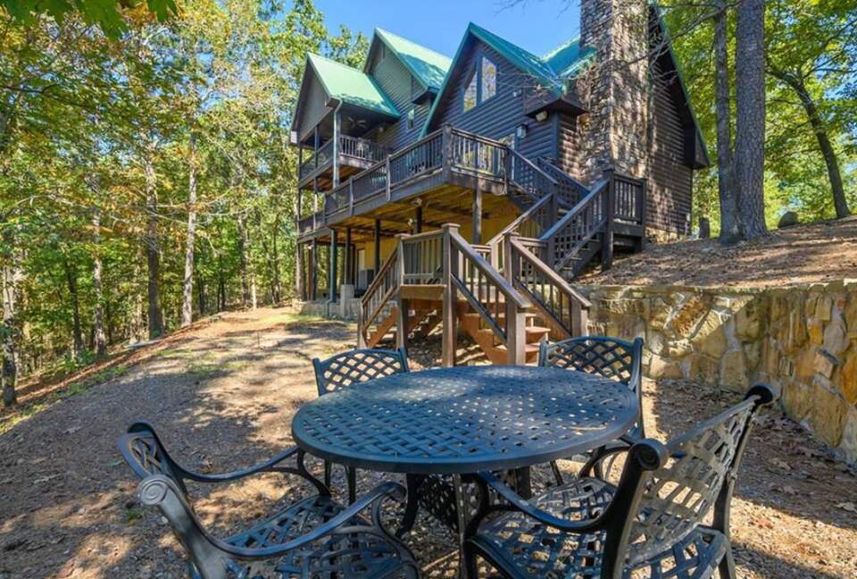 Paradise Ridge Stunning Cabin with Hot Tub - Broken Bow, Oklahoma