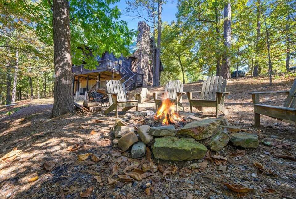 Paradise Ridge Stunning Cabin with Hot Tub - Broken Bow, Oklahoma