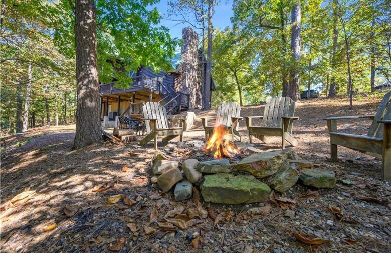 Paradise Ridge Stunning Cabin with Hot Tub - Broken Bow, Oklahoma