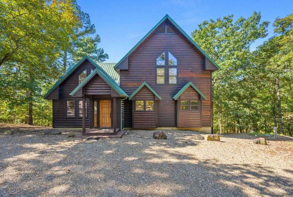 Paradise Ridge Stunning Cabin with Hot Tub - Broken Bow, Oklahoma