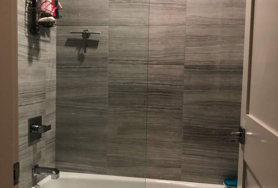 Downtown Anchorage Premium 2 Bedroom Retreat - Anchorage, Alaska