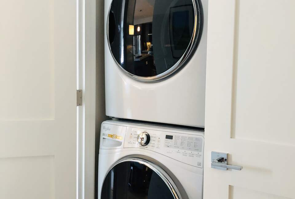 Downtown Anchorage Premium 2 Bedroom Retreat - Anchorage, Alaska