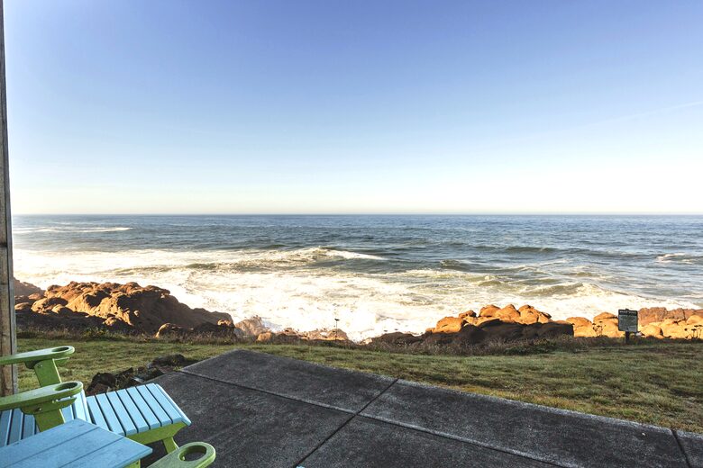 Whale Cove Oceanfront Dream - Depoe Bay, Oregon