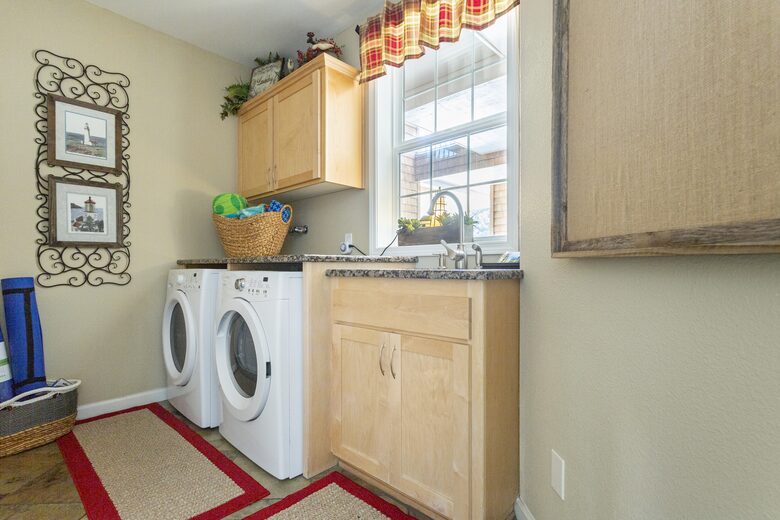 Whale Cove Oceanfront Dream - Depoe Bay, Oregon