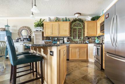 Whale Cove Oceanfront Dream - Depoe Bay, Oregon