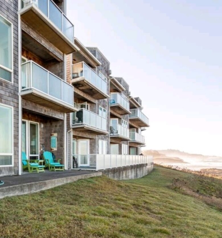 Whale Cove Oceanfront Dream - Depoe Bay, Oregon