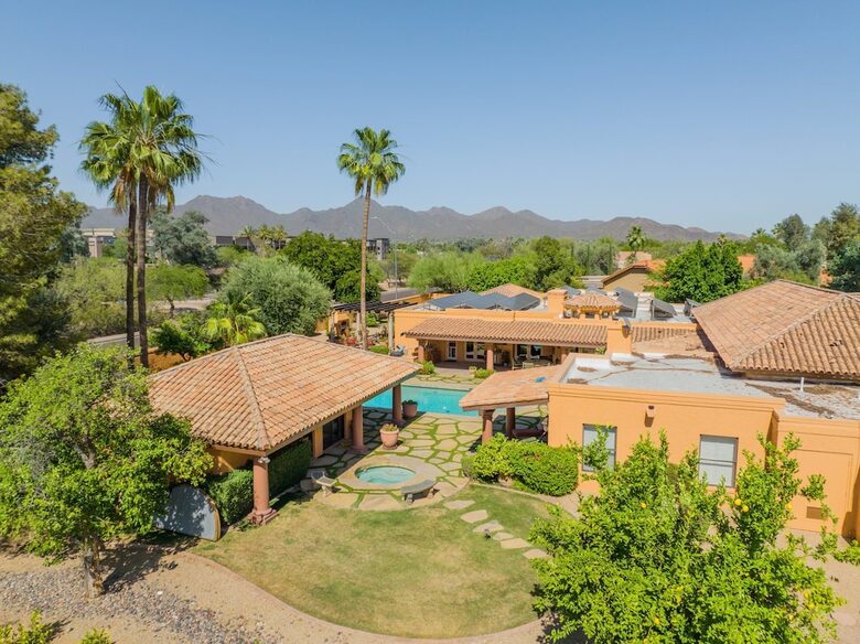 Stunning Scottsdale Tuscany Estate - Scottsdale, Arizona