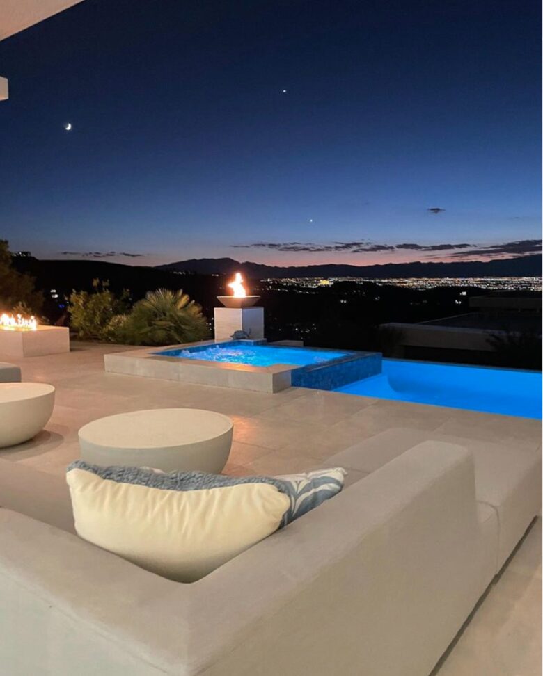 Stunning Modern Las Vegas Retreat - Henderson, Nevada