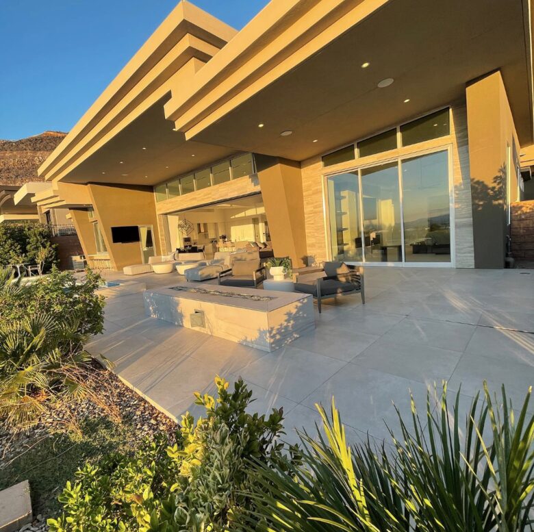 Stunning Modern Las Vegas Retreat - Henderson, Nevada