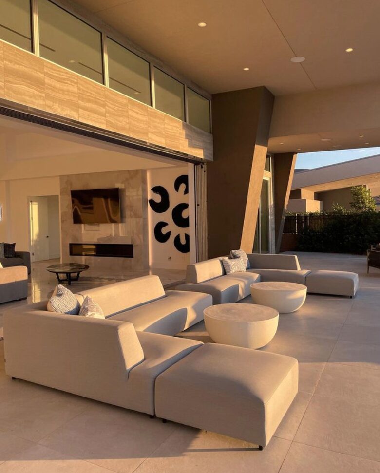 Stunning Modern Las Vegas Retreat - Henderson, Nevada