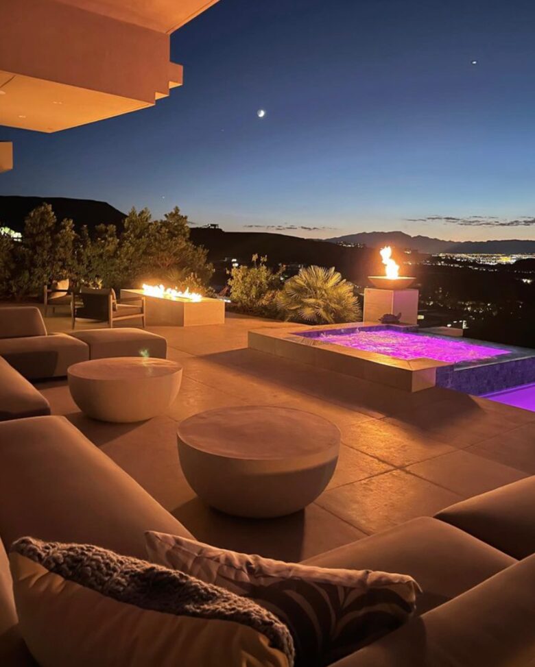 Stunning Modern Las Vegas Retreat - Henderson, Nevada