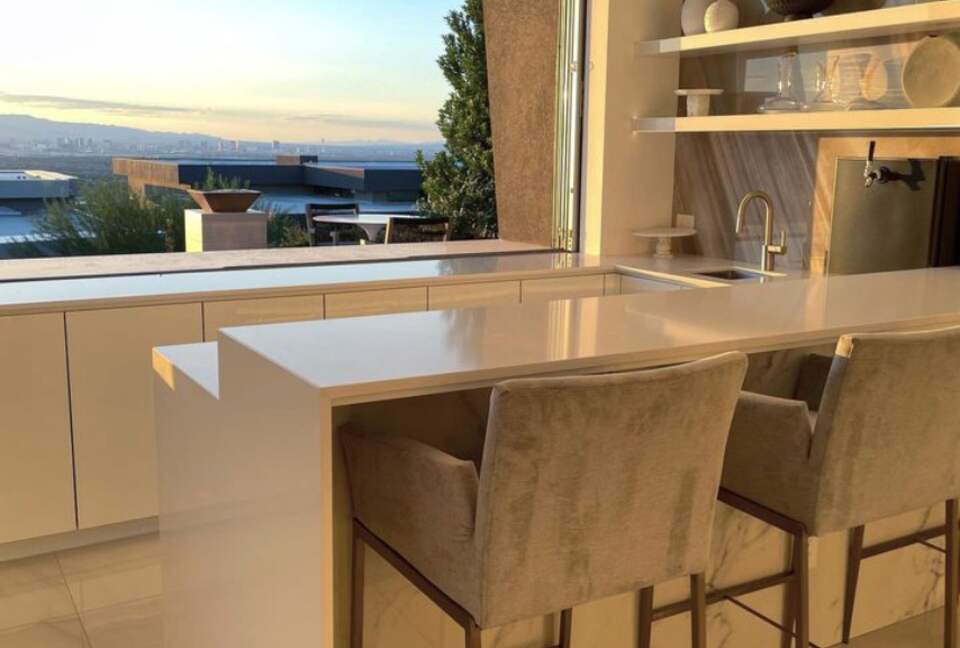 Stunning Modern Las Vegas Retreat - Henderson, Nevada